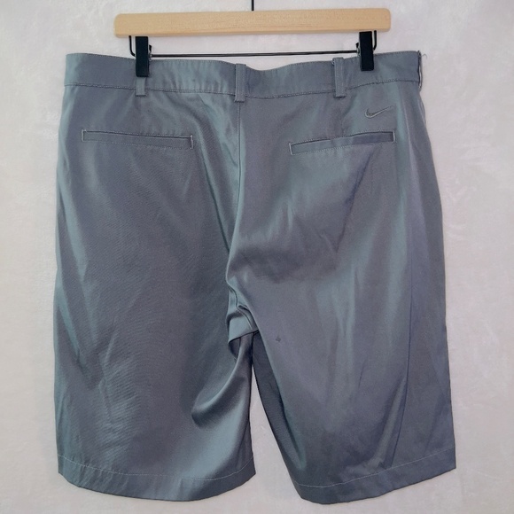 Men’s Nike Golf Dri Fit Gray Standard Fit Flat Front Shorts - Picture 5 of 5